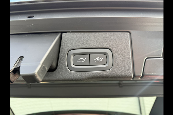 Volvo XC60 2.0 B4 R-Design | Pano | Trekhaak | H/K | Memory | Google Maps | 21 inch