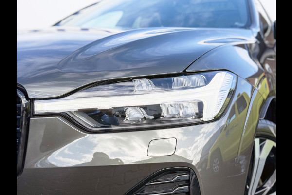 Volvo XC60 2.0 B4 R-Design | Pano | Trekhaak | H/K | Memory | Google Maps | 21 inch