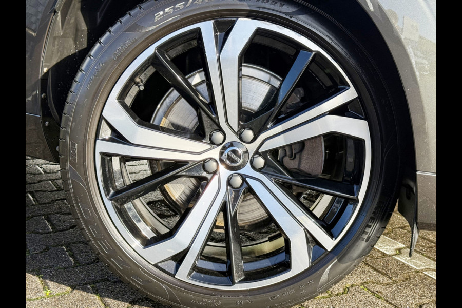 Volvo XC60 2.0 B4 R-Design | Pano | Trekhaak | H/K | Memory | Google Maps | 21 inch