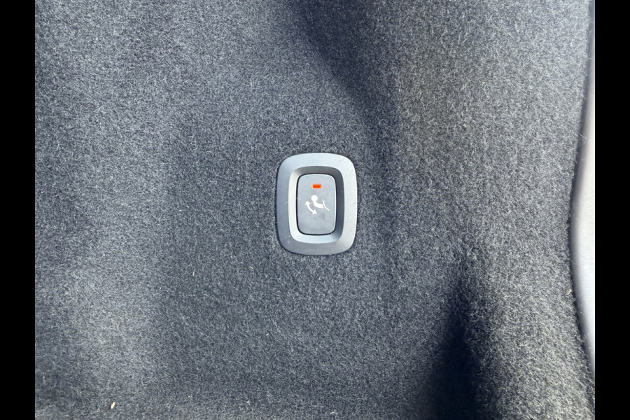 Volvo XC60 2.0 B4 R-Design | Pano | Trekhaak | H/K | Memory | Google Maps | 21 inch