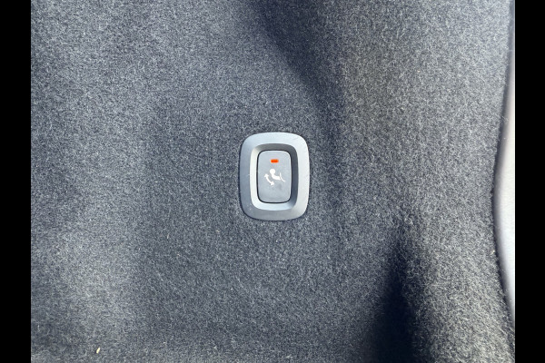 Volvo XC60 2.0 B4 R-Design | Pano | Trekhaak | H/K | Memory | Google Maps | 21 inch