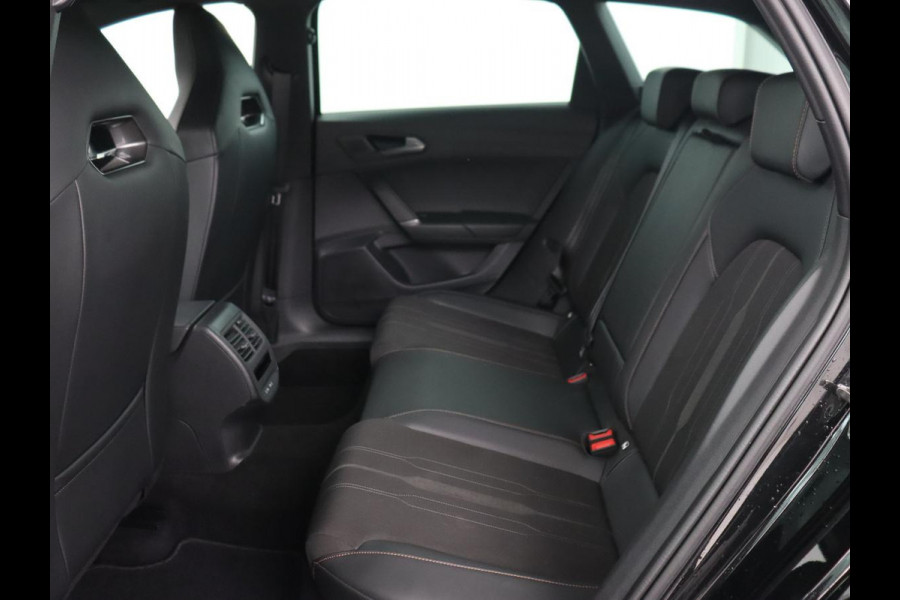 CUPRA Leon 1.4 eHybrid | 245pk | Trekhaak | Stoel & stuurverwarming | Camera | Carplay | Adaptive cruise | Navigatie | Sfeerverlichting | Full LED | Keyless | Sportstoelen | PHEV | Plug In CUPRA Leon 1.4 eHybrid | 245pk | Trekhaak | Stoel & stuurverwarming | Camera | Carplay | Adaptive cruise | Navigatie | Sfeerverlichting | Full LED | Keyless | Sportstoelen | PHEV | Plug In