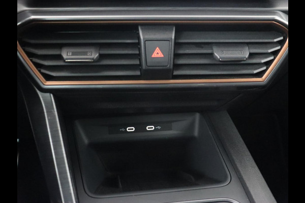 CUPRA Leon 1.4 eHybrid | 245pk | Trekhaak | Stoel & stuurverwarming | Camera | Carplay | Adaptive cruise | Navigatie | Sfeerverlichting | Full LED | Keyless | Sportstoelen | PHEV | Plug In CUPRA Leon 1.4 eHybrid | 245pk | Trekhaak | Stoel & stuurverwarming | Camera | Carplay | Adaptive cruise | Navigatie | Sfeerverlichting | Full LED | Keyless | Sportstoelen | PHEV | Plug In