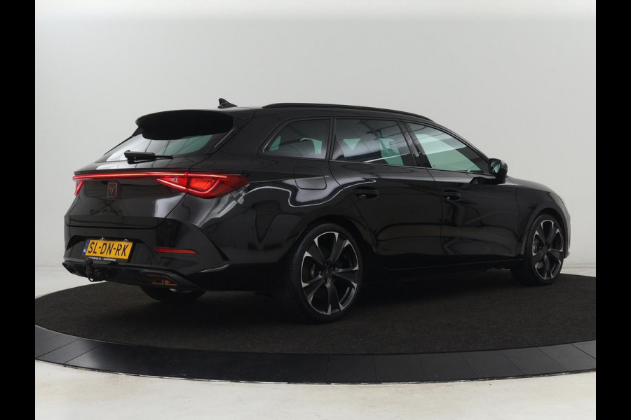 CUPRA Leon 1.4 eHybrid | 245pk | Trekhaak | Stoel & stuurverwarming | Camera | Carplay | Adaptive cruise | Navigatie | Sfeerverlichting | Full LED | Keyless | Sportstoelen | PHEV | Plug In CUPRA Leon 1.4 eHybrid | 245pk | Trekhaak | Stoel & stuurverwarming | Camera | Carplay | Adaptive cruise | Navigatie | Sfeerverlichting | Full LED | Keyless | Sportstoelen | PHEV | Plug In