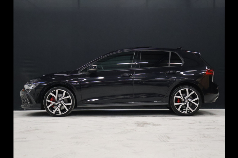 Volkswagen Golf 1.4 eHybrid GTE [MEMORY SEATS, SPORT INTERIEUR, KANTELDAK, APPLE CARPLAY, ANDROID, ADAPTIVE CRUISE, CAMERA, VOL LEDER, STOELVERKOELING, STOELVERWARMING, PDC V+A, NIEUWSTAAT]