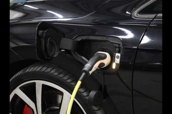 Volkswagen Golf 1.4 eHybrid GTE [MEMORY SEATS, SPORT INTERIEUR, KANTELDAK, APPLE CARPLAY, ANDROID, ADAPTIVE CRUISE, CAMERA, VOL LEDER, STOELVERKOELING, STOELVERWARMING, PDC V+A, NIEUWSTAAT]