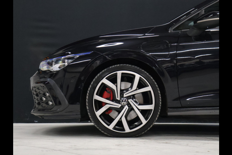 Volkswagen Golf 1.4 eHybrid GTE [MEMORY SEATS, SPORT INTERIEUR, KANTELDAK, APPLE CARPLAY, ANDROID, ADAPTIVE CRUISE, CAMERA, VOL LEDER, STOELVERKOELING, STOELVERWARMING, PDC V+A, NIEUWSTAAT]