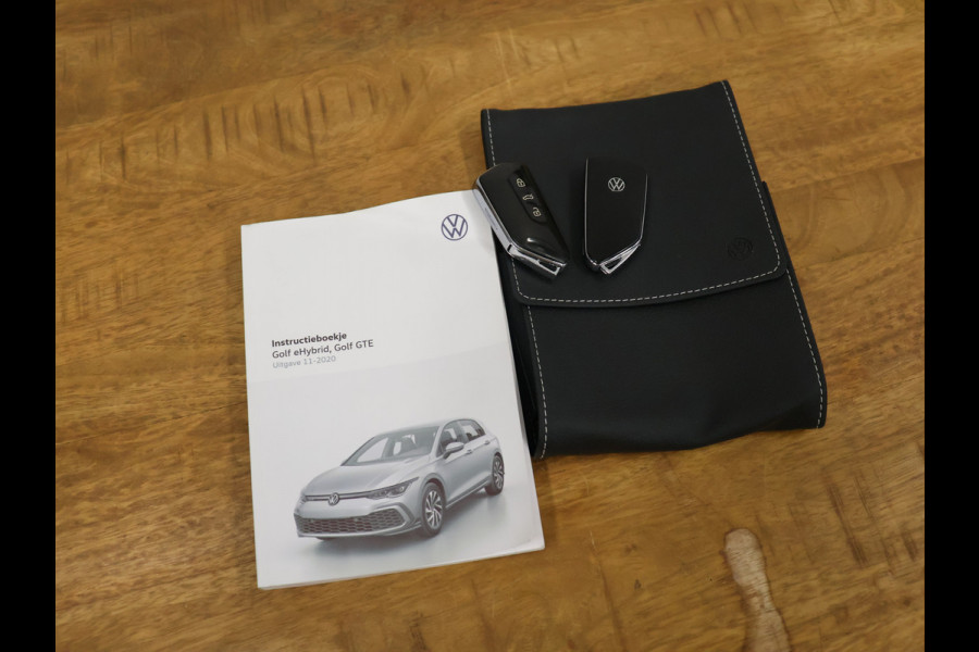 Volkswagen Golf 1.4 eHybrid GTE [MEMORY SEATS, SPORT INTERIEUR, KANTELDAK, APPLE CARPLAY, ANDROID, ADAPTIVE CRUISE, CAMERA, VOL LEDER, STOELVERKOELING, STOELVERWARMING, PDC V+A, NIEUWSTAAT]