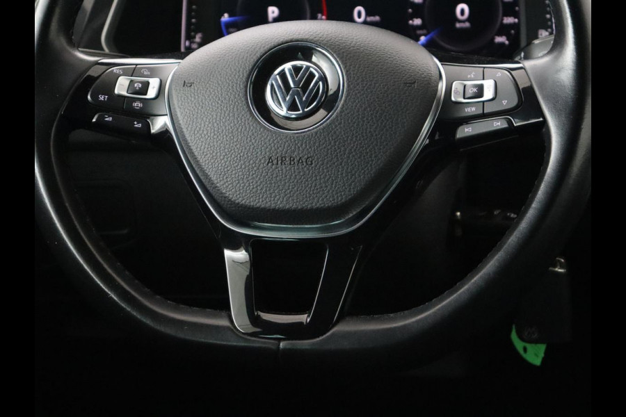 Volkswagen Tiguan 1.5 TSI R Line | Panoramadak | Trekhaak | Stoelverwarming | Camera | Adaptive cruise | Virtual Cockpit | 19'' | Carplay | Park Assist | Navigatie | Full LED Volkswagen Tiguan 1.5 TSI R Line | Panoramadak | Trekhaak | Stoelverwarming | Camera | Adaptive cruise | Virtual Cockpit | 19'' | Carplay | Park Assist | Navigatie | Full LED