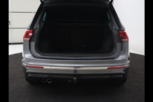 Volkswagen Tiguan 1.5 TSI R Line | Panoramadak | Trekhaak | Stoelverwarming | Camera | Adaptive cruise | Virtual Cockpit | 19'' | Carplay | Park Assist | Navigatie | Full LED Volkswagen Tiguan 1.5 TSI R Line | Panoramadak | Trekhaak | Stoelverwarming | Camera | Adaptive cruise | Virtual Cockpit | 19'' | Carplay | Park Assist | Navigatie | Full LED