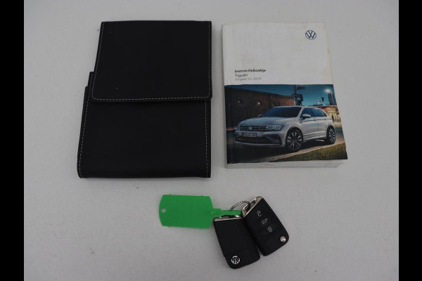 Volkswagen Tiguan 1.5 TSI R Line | Panoramadak | Trekhaak | Stoelverwarming | Camera | Adaptive cruise | Virtual Cockpit | 19'' | Carplay | Park Assist | Navigatie | Full LED Volkswagen Tiguan 1.5 TSI R Line | Panoramadak | Trekhaak | Stoelverwarming | Camera | Adaptive cruise | Virtual Cockpit | 19'' | Carplay | Park Assist | Navigatie | Full LED