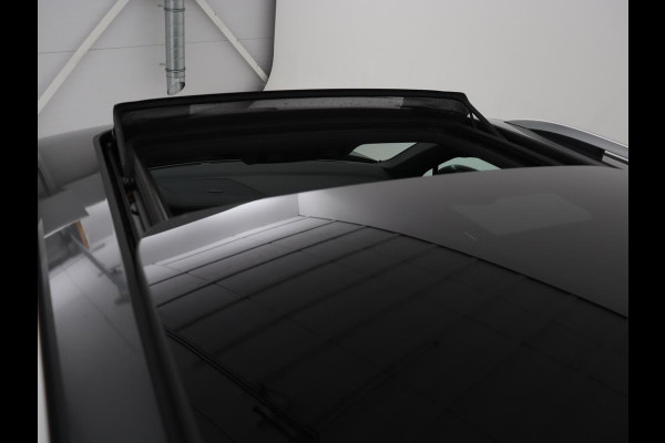 Volkswagen Tiguan 1.5 TSI R Line | Panoramadak | Trekhaak | Stoelverwarming | Camera | Adaptive cruise | Virtual Cockpit | 19'' | Carplay | Park Assist | Navigatie | Full LED Volkswagen Tiguan 1.5 TSI R Line | Panoramadak | Trekhaak | Stoelverwarming | Camera | Adaptive cruise | Virtual Cockpit | 19'' | Carplay | Park Assist | Navigatie | Full LED