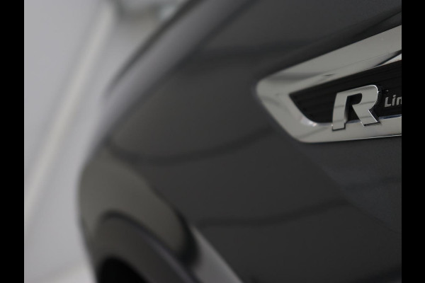 Volkswagen Tiguan 1.5 TSI R Line | Panoramadak | Trekhaak | Stoelverwarming | Camera | Adaptive cruise | Virtual Cockpit | 19'' | Carplay | Park Assist | Navigatie | Full LED Volkswagen Tiguan 1.5 TSI R Line | Panoramadak | Trekhaak | Stoelverwarming | Camera | Adaptive cruise | Virtual Cockpit | 19'' | Carplay | Park Assist | Navigatie | Full LED