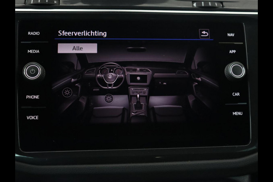 Volkswagen Tiguan 1.5 TSI R Line | Panoramadak | Trekhaak | Stoelverwarming | Camera | Adaptive cruise | Virtual Cockpit | 19'' | Carplay | Park Assist | Navigatie | Full LED Volkswagen Tiguan 1.5 TSI R Line | Panoramadak | Trekhaak | Stoelverwarming | Camera | Adaptive cruise | Virtual Cockpit | 19'' | Carplay | Park Assist | Navigatie | Full LED