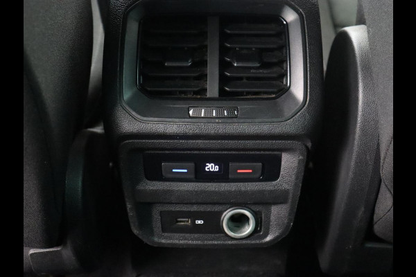 Volkswagen Tiguan 1.5 TSI R Line | Panoramadak | Trekhaak | Stoelverwarming | Camera | Adaptive cruise | Virtual Cockpit | 19'' | Carplay | Park Assist | Navigatie | Full LED Volkswagen Tiguan 1.5 TSI R Line | Panoramadak | Trekhaak | Stoelverwarming | Camera | Adaptive cruise | Virtual Cockpit | 19'' | Carplay | Park Assist | Navigatie | Full LED