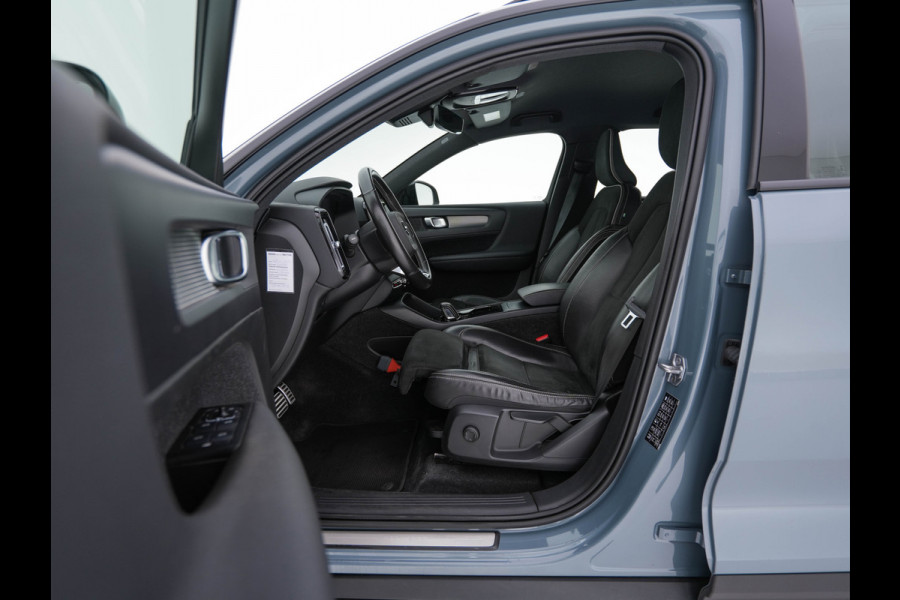 Volvo XC40 Recharge P8 AWD R-Design [ 3-Fase ] {SOH-89%} (INCL-BTW) *LEATHER-ALCANTARA | DIGI-COCKPIT | FULL-LED | PREMIUM-AUDIO | TOP-VIEW | CARPLAY | NAVI-FULLMAP | ECC | PDC | KEYLESS | HEATED-SPORTSEATS | BLIS | PRIVACY-GLASS | TOWBAR | 19 "ALU