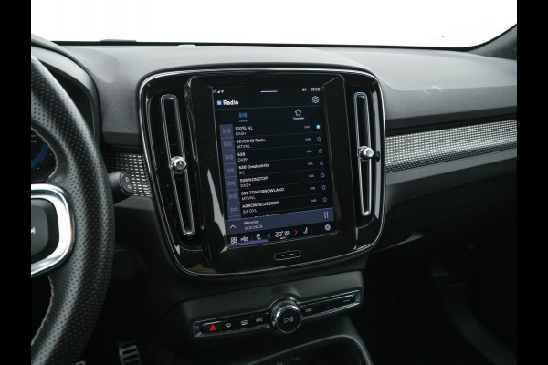 Volvo XC40 Recharge P8 AWD R-Design [ 3-Fase ] {SOH-89%} (INCL-BTW) *LEATHER-ALCANTARA | DIGI-COCKPIT | FULL-LED | PREMIUM-AUDIO | TOP-VIEW | CARPLAY | NAVI-FULLMAP | ECC | PDC | KEYLESS | HEATED-SPORTSEATS | BLIS | PRIVACY-GLASS | TOWBAR | 19 "ALU