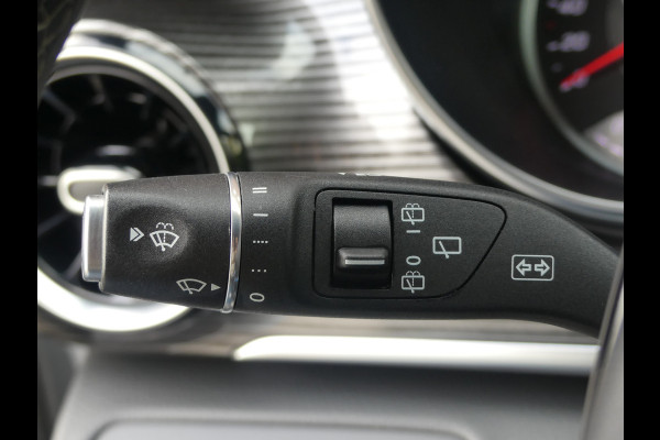 Mercedes-Benz V-Klasse 250d Lang AMG Pakket Dubbel Cabine LED/Trekhaak/LEER Mercedes-Benz V-Klasse 250d Lang AMG Pakket Dubbel Cabine LED/Trekhaak/LEER