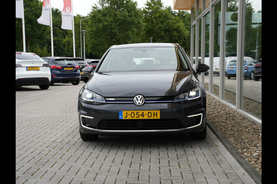 Volkswagen e-Golf E-DITION | Navigatie | Climate Control | ACC | Stoelverwarming Volkswagen e-Golf E-DITION | Navigatie | Climate Control | ACC | Stoelverwarming