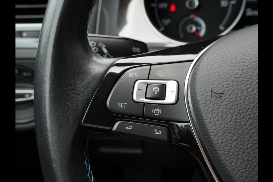 Volkswagen e-Golf E-DITION | Navigatie | Climate Control | ACC | Stoelverwarming Volkswagen e-Golf E-DITION | Navigatie | Climate Control | ACC | Stoelverwarming
