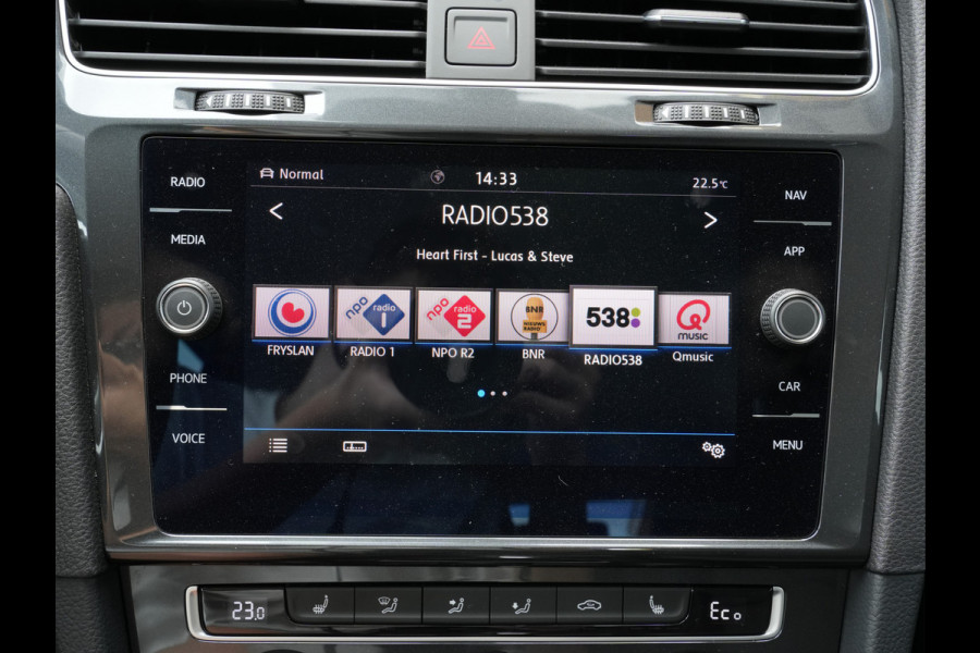 Volkswagen e-Golf E-DITION | Navigatie | Climate Control | ACC | Stoelverwarming Volkswagen e-Golf E-DITION | Navigatie | Climate Control | ACC | Stoelverwarming