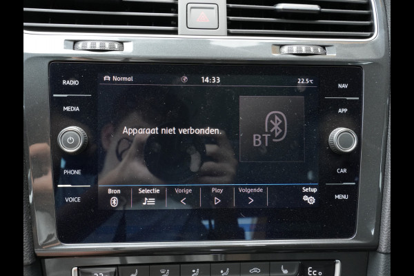 Volkswagen e-Golf E-DITION | Navigatie | Climate Control | ACC | Stoelverwarming Volkswagen e-Golf E-DITION | Navigatie | Climate Control | ACC | Stoelverwarming