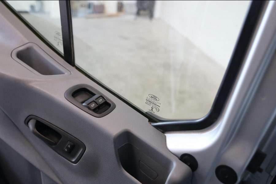 Ford Transit 330 2.0 TDCI L2/H2 AIRCO CRUISE CONTROL DUBB SCHUIFDEUR TREKHAAK PDC 131PK LEASE V/A €111,- p.m. INRUIL MOGELIJK Ford Transit 330 2.0 TDCI L2/H2 AIRCO CRUISE CONTROL DUBB SCHUIFDEUR TREKHAAK PDC 131PK LEASE V/A €111,- p.m. INRUIL MOGELIJK