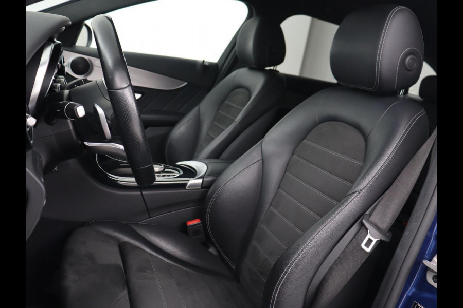 Mercedes-Benz C-Klasse 300de AMG | Trekhaak | Stoelverwarming | Carplay | Leder/Alcantara | Full LED | Navigatie | Camera | Park Assist | Climate control | PHEV | Plug In