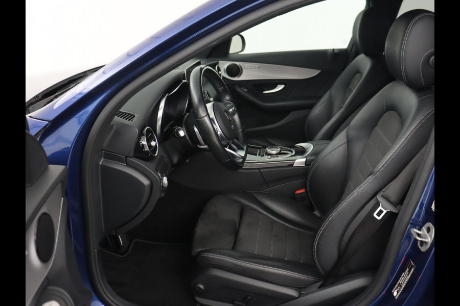 Mercedes-Benz C-Klasse 300de AMG | Trekhaak | Stoelverwarming | Carplay | Leder/Alcantara | Full LED | Navigatie | Camera | Park Assist | Climate control | PHEV | Plug In