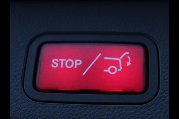 Mercedes-Benz C-Klasse 300de AMG | Trekhaak | Stoelverwarming | Carplay | Leder/Alcantara | Full LED | Navigatie | Camera | Park Assist | Climate control | PHEV | Plug In