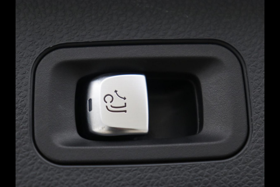 Mercedes-Benz C-Klasse 300de AMG | Trekhaak | Stoelverwarming | Carplay | Leder/Alcantara | Full LED | Navigatie | Camera | Park Assist | Climate control | PHEV | Plug In