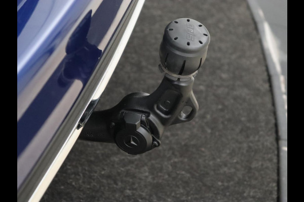 Mercedes-Benz C-Klasse 300de AMG | Trekhaak | Stoelverwarming | Carplay | Leder/Alcantara | Full LED | Navigatie | Camera | Park Assist | Climate control | PHEV | Plug In