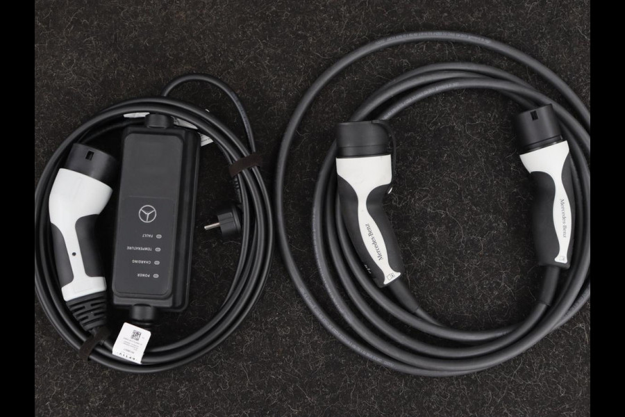 Mercedes-Benz C-Klasse 300de AMG | Trekhaak | Stoelverwarming | Carplay | Leder/Alcantara | Full LED | Navigatie | Camera | Park Assist | Climate control | PHEV | Plug In