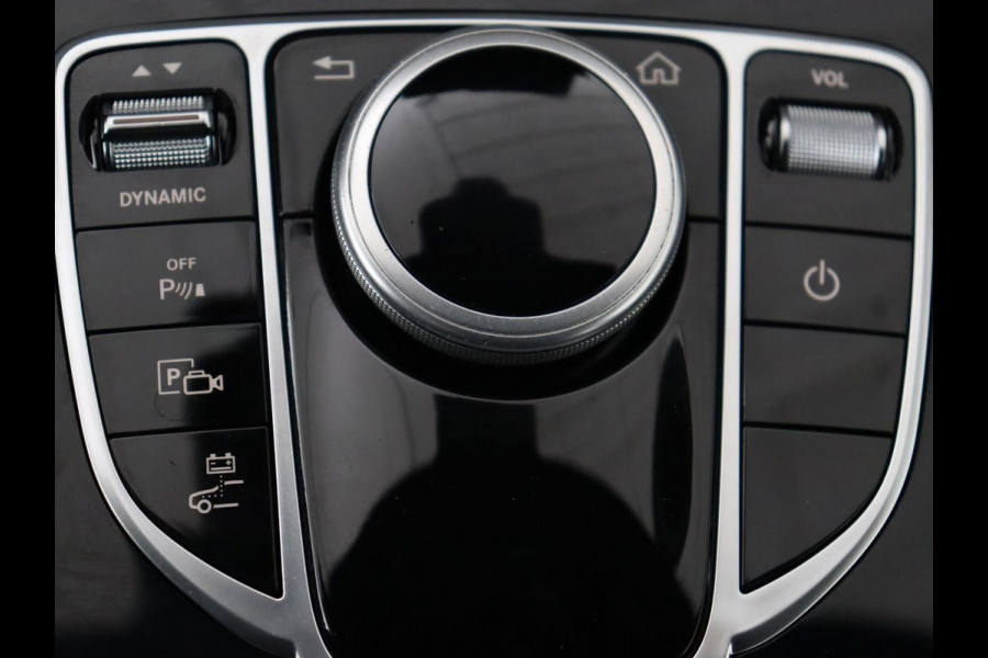 Mercedes-Benz C-Klasse 300de AMG | Trekhaak | Stoelverwarming | Carplay | Leder/Alcantara | Full LED | Navigatie | Camera | Park Assist | Climate control | PHEV | Plug In