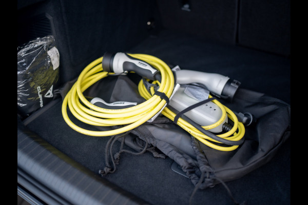 CUPRA Terramar 1.5 TSI e-Hybrid VZ Performance | Sennheiser | 360 Camera | Panodak | Trekhaak wegkl. | Matrix LED | Prijs Rijklaar!! CUPRA Terramar 1.5 TSI e-Hybrid VZ Performance | Sennheiser | 360 Camera | Panodak | Trekhaak wegkl. | Matrix LED | Prijs Rijklaar!!