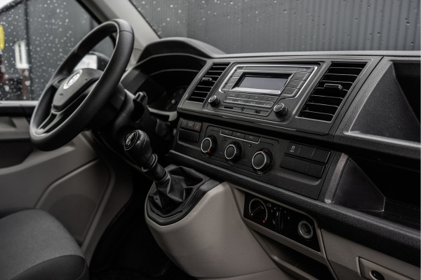 Volkswagen Transporter T6 Kombi 2.0TDI L2H1 | 9-Persoons | Incl. btw en bpm | Cruise | Airco | PDC | Euro 6