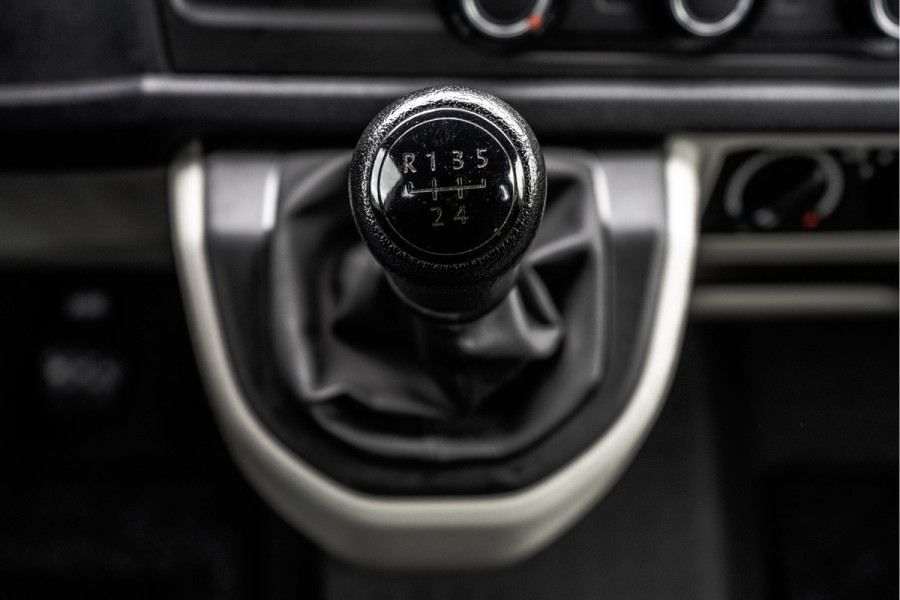 Volkswagen Transporter T6 Kombi 2.0TDI L2H1 | 9-Persoons | Incl. btw en bpm | Cruise | Airco | PDC | Euro 6