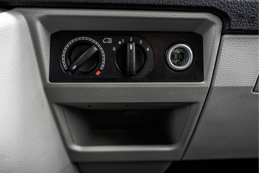 Volkswagen Transporter T6 Kombi 2.0TDI L2H1 | 9-Persoons | Incl. btw en bpm | Cruise | Airco | PDC | Euro 6