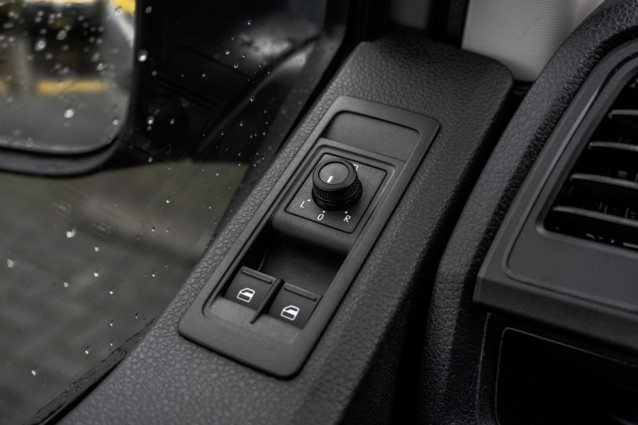 Volkswagen Transporter T6 Kombi 2.0TDI L2H1 | 9-Persoons | Incl. btw en bpm | Cruise | Airco | PDC | Euro 6