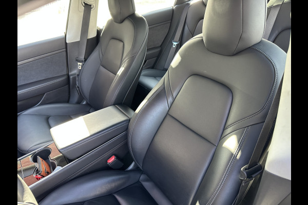 Tesla Model 3 Standard RWD Plus 60 kWh | Autopilot | Panorama dak | Leder | (occasion) Tesla Model 3 Standard RWD Plus 60 kWh | Autopilot | Panorama dak | Leder | (occasion)