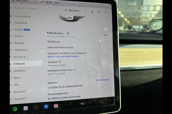 Tesla Model 3 Standard RWD Plus 60 kWh | Autopilot | Panorama dak | Leder | (occasion) Tesla Model 3 Standard RWD Plus 60 kWh | Autopilot | Panorama dak | Leder | (occasion)