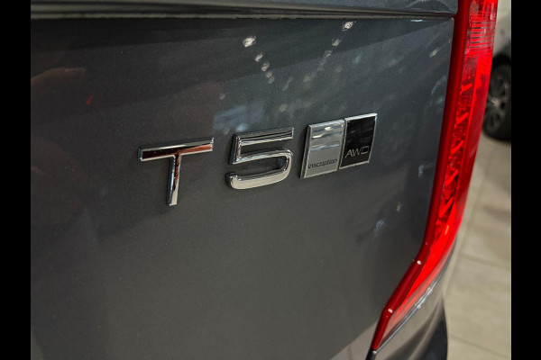 Volvo XC90 T5 AWD Inscription ACC Trekhaak Stoelverwarming 254pk