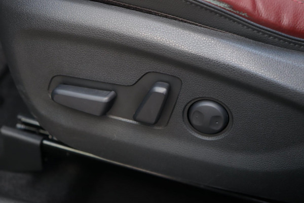 Hyundai Tucson 1.6 T-GDi Premium 4WD / PANO / LEDER / 360 / VOLLEDIG UITGEVOERD! Hyundai Tucson 1.6 T-GDi Premium 4WD / PANO / LEDER / 360 / VOLLEDIG UITGEVOERD!