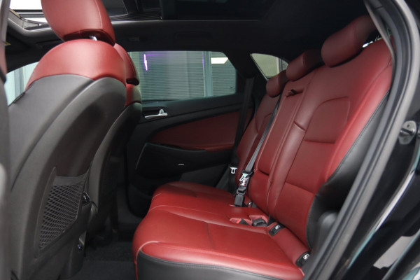 Hyundai Tucson 1.6 T-GDi Premium 4WD / PANO / LEDER / 360 / VOLLEDIG UITGEVOERD! Hyundai Tucson 1.6 T-GDi Premium 4WD / PANO / LEDER / 360 / VOLLEDIG UITGEVOERD!