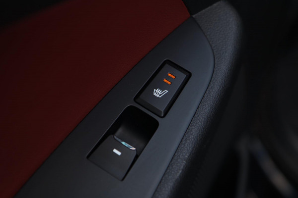 Hyundai Tucson 1.6 T-GDi Premium 4WD / PANO / LEDER / 360 / VOLLEDIG UITGEVOERD! Hyundai Tucson 1.6 T-GDi Premium 4WD / PANO / LEDER / 360 / VOLLEDIG UITGEVOERD!