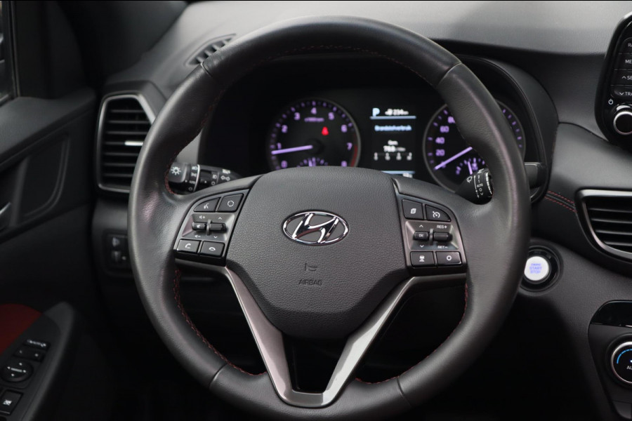 Hyundai Tucson 1.6 T-GDi Premium 4WD / PANO / LEDER / 360 / VOLLEDIG UITGEVOERD! Hyundai Tucson 1.6 T-GDi Premium 4WD / PANO / LEDER / 360 / VOLLEDIG UITGEVOERD!