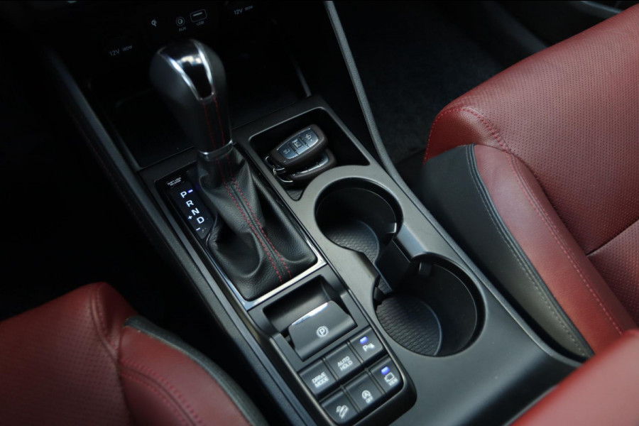 Hyundai Tucson 1.6 T-GDi Premium 4WD / PANO / LEDER / 360 / VOLLEDIG UITGEVOERD! Hyundai Tucson 1.6 T-GDi Premium 4WD / PANO / LEDER / 360 / VOLLEDIG UITGEVOERD!