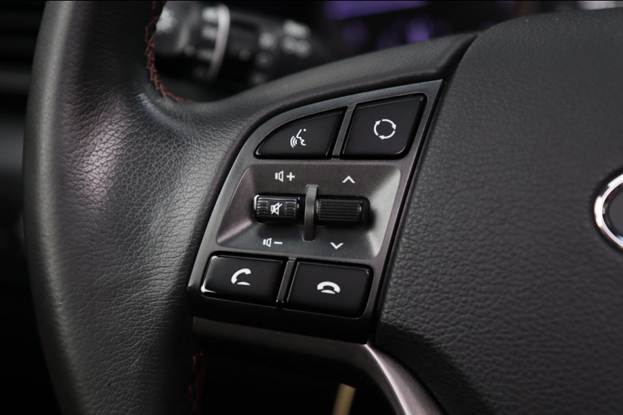 Hyundai Tucson 1.6 T-GDi Premium 4WD / PANO / LEDER / 360 / VOLLEDIG UITGEVOERD! Hyundai Tucson 1.6 T-GDi Premium 4WD / PANO / LEDER / 360 / VOLLEDIG UITGEVOERD!