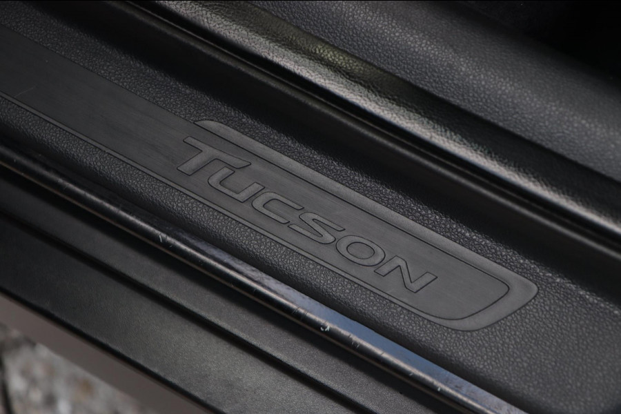 Hyundai Tucson 1.6 T-GDi Premium 4WD / PANO / LEDER / 360 / VOLLEDIG UITGEVOERD! Hyundai Tucson 1.6 T-GDi Premium 4WD / PANO / LEDER / 360 / VOLLEDIG UITGEVOERD!