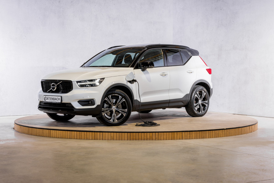 Volvo XC40 1.5 T5 Recharge R-Design | Adaptieve cruise | Panorama dak | Harman Kardon | Zwenkbare trekhaak | Volvo XC40 1.5 T5 Recharge R-Design | Adaptieve cruise | Panorama dak | Harman Kardon | Zwenkbare trekhaak |